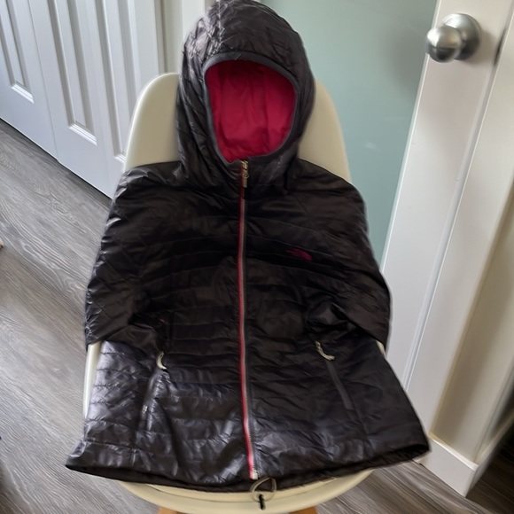 North Face Jacket, women’s medium. - Picture 2 of 3